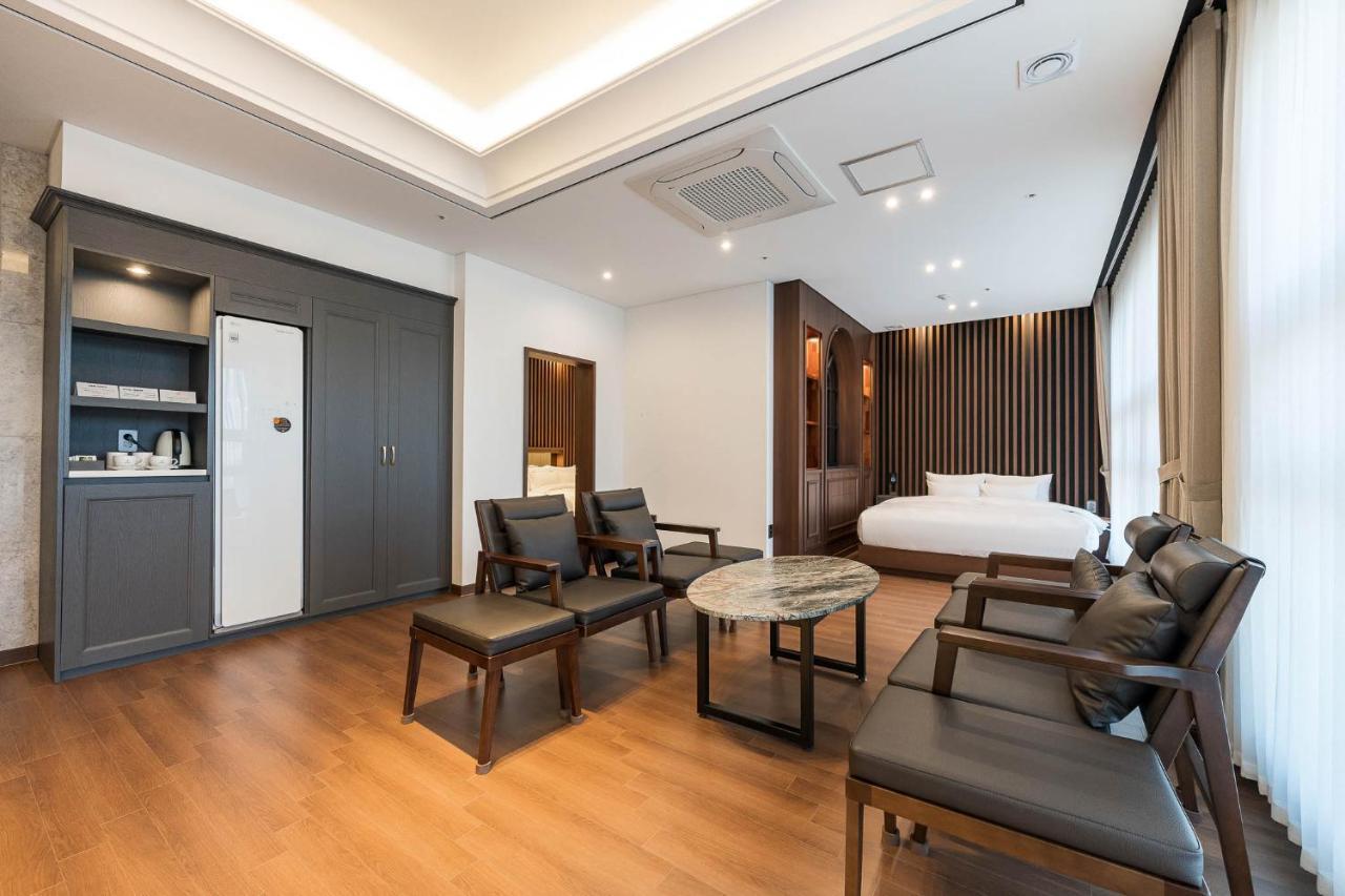 Hotel Demer Mokpo Extérieur photo